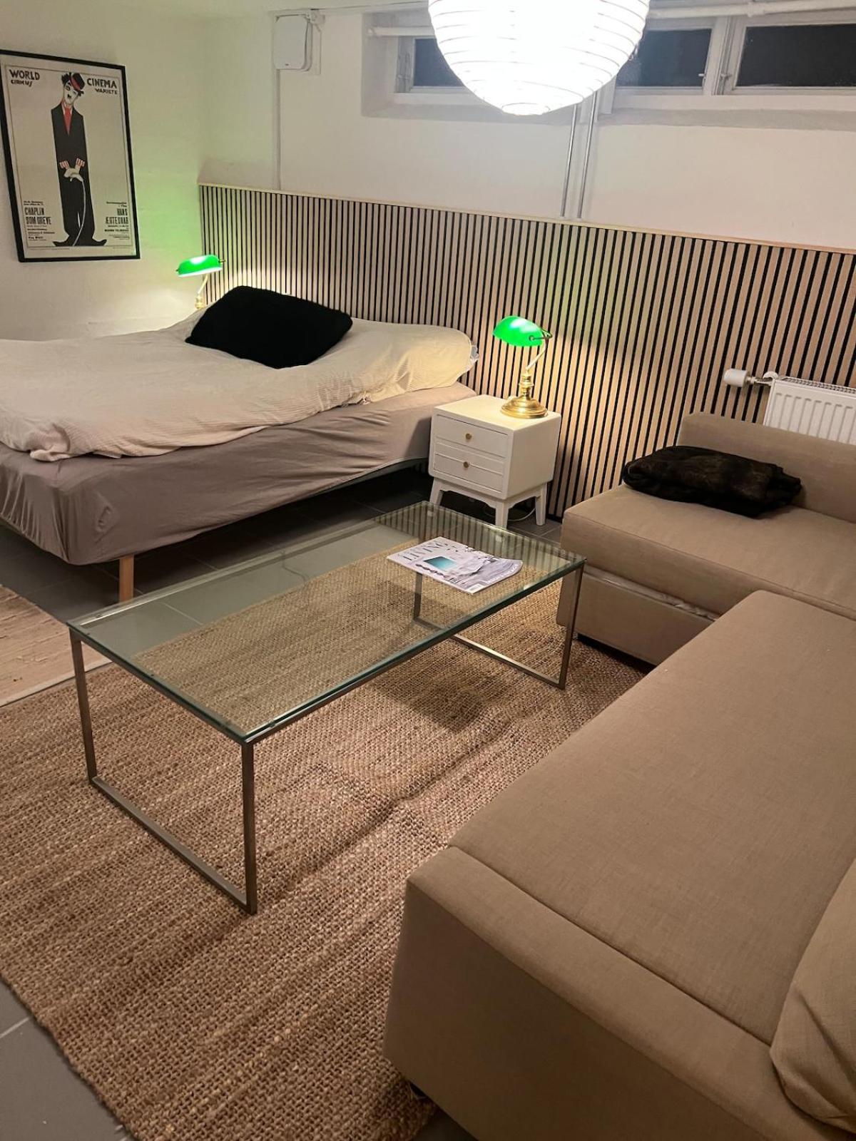 Large Basement In The Middle Of Appartement
